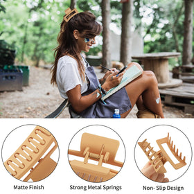 Sisiaipu hair clips in use while styling hair