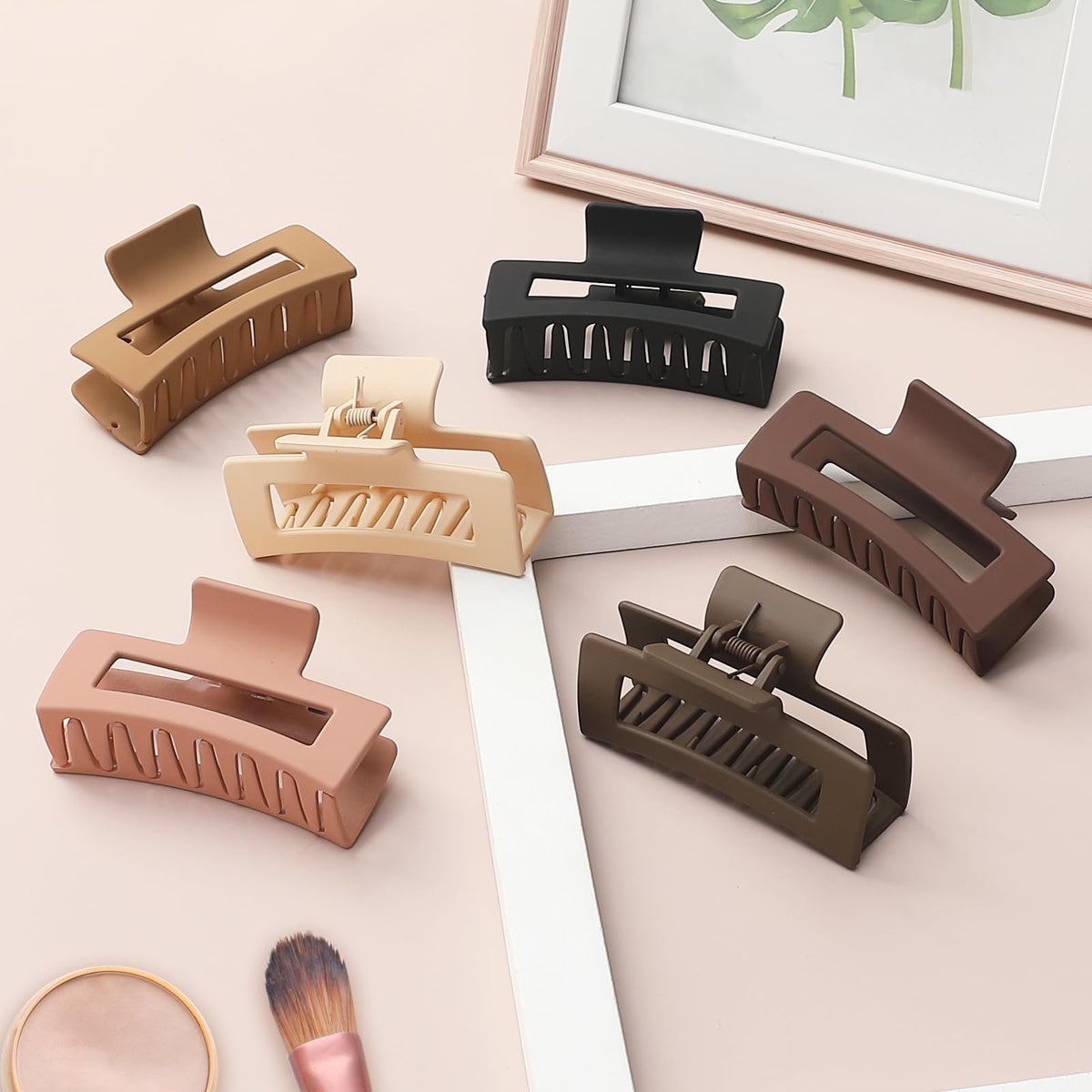 Sisiaipu medium square claw clip in Redish Coffee colour