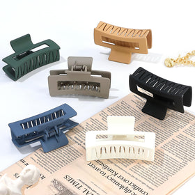Sisiaipu Square Hair Clips in a stylish lifestyle setting