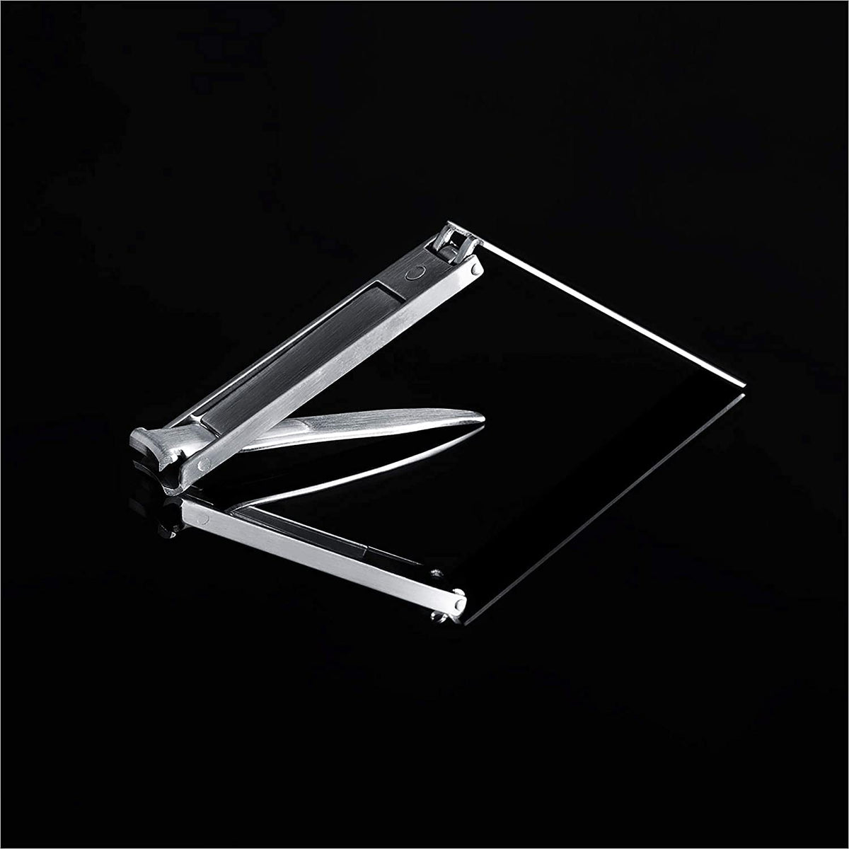 Slant-tipped tweezers from MANSCAPED Shears 2.0 Nail Kit