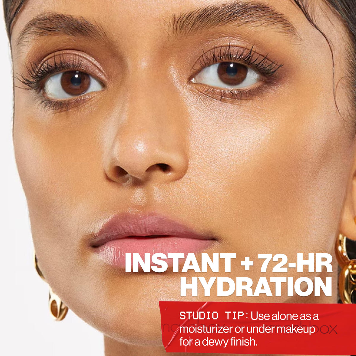 Smashbox Photo Finish Hydrating Primerizer on a vanity
