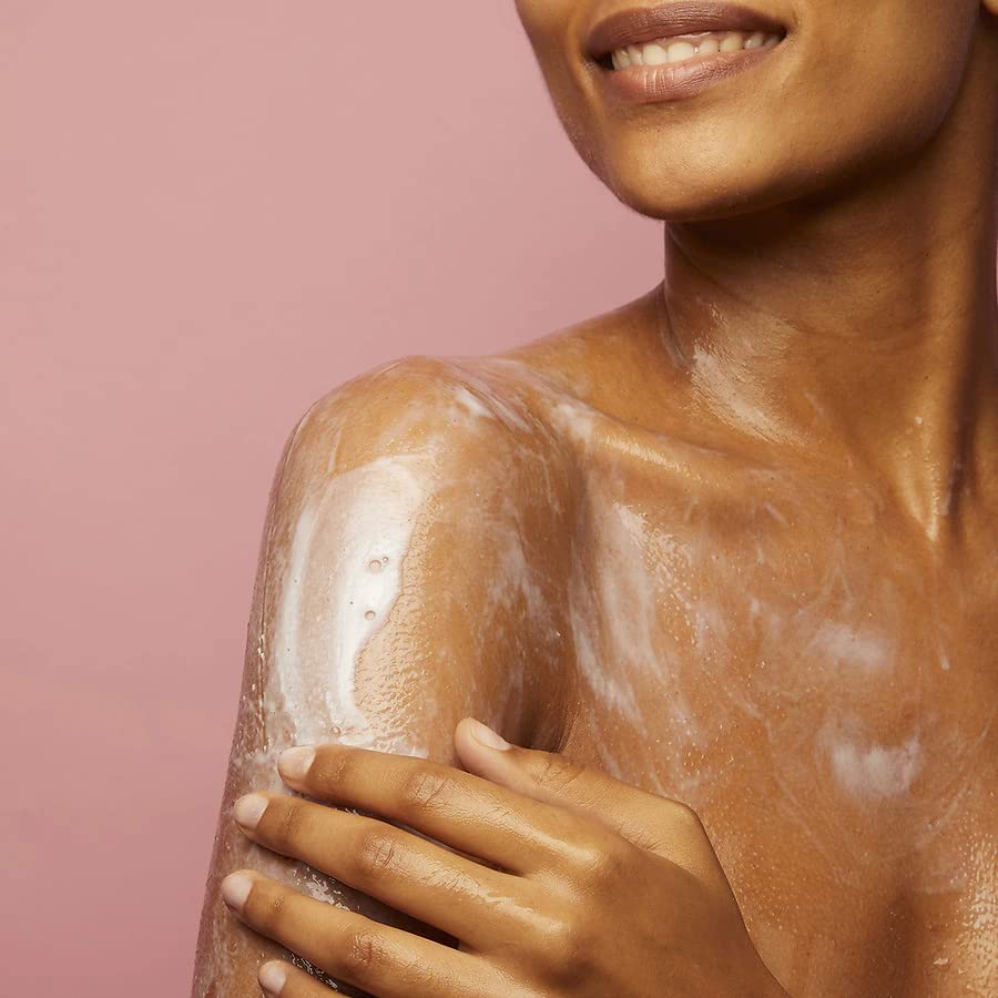 Soap & Glory Clean on Me Body Wash with creamy lather demonstration