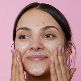 Soap & Glory Face Soap & Clarity 3-in-1 Cleansing Gel close-up of texture