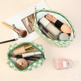 SOIDRAM checkered makeup bag packaging display