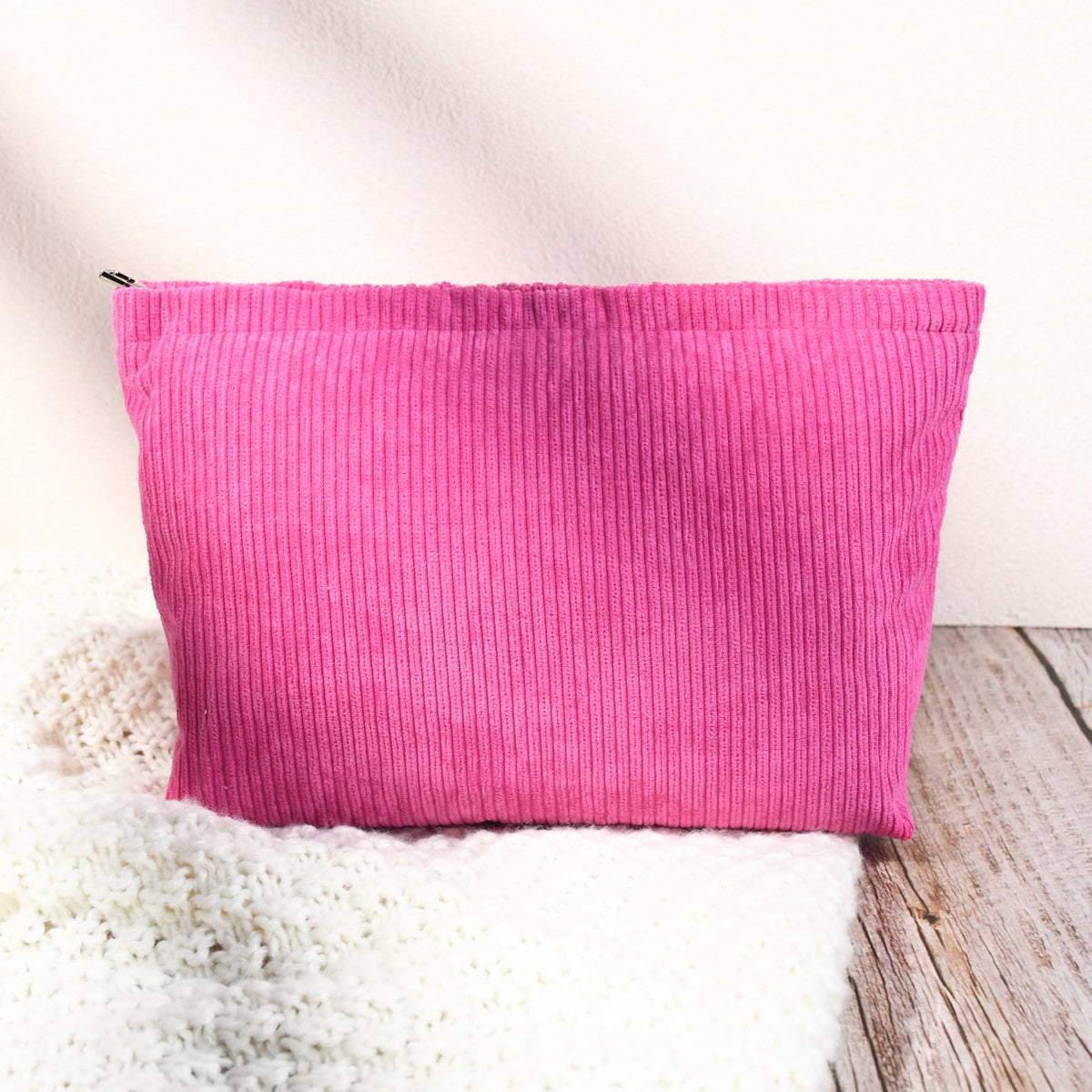 SOIDRAM cosmetic bag set with beauty essentials