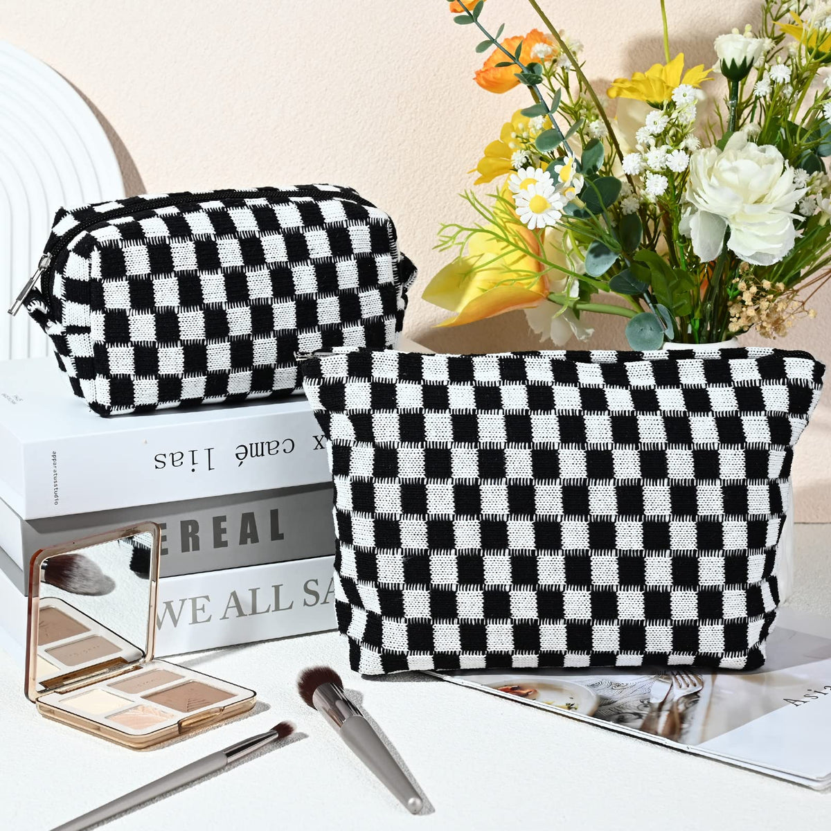 SOIDRAM cosmetic bag with zipper closure