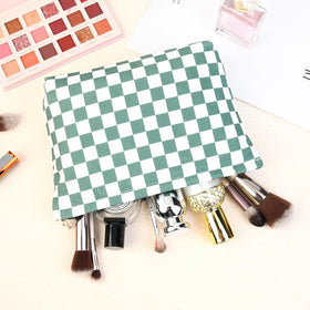 SOIDRAM makeup bag set packaging display