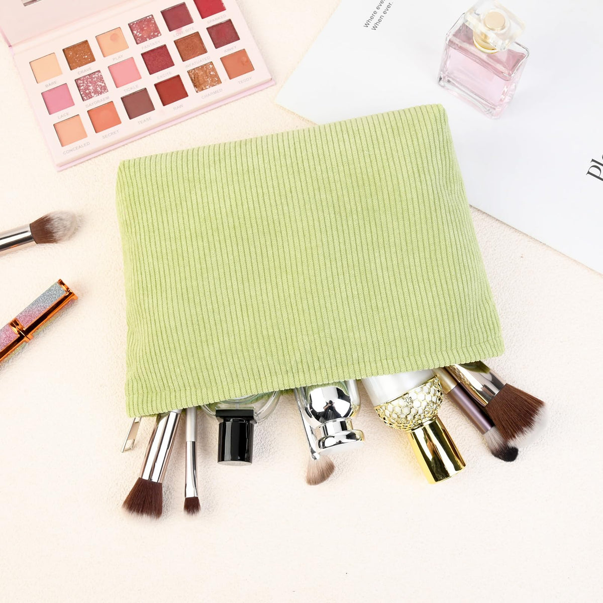 SOIDRAM small makeup bag with zipper detail