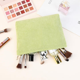 SOIDRAM small makeup bag with zipper detail