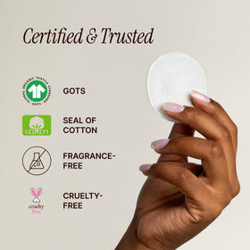 SOULSATION Organic Cotton Rounds in use for makeup removal