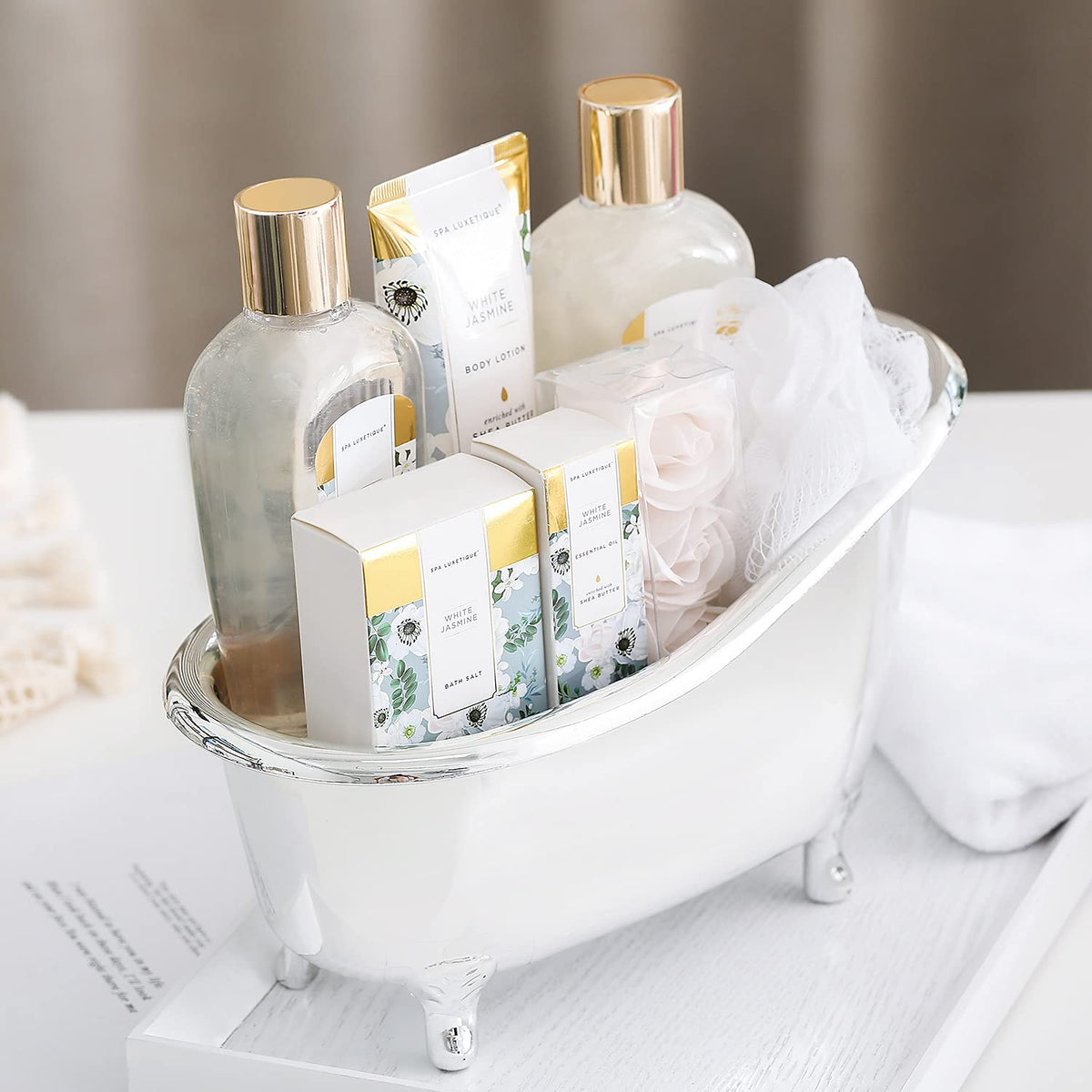 Spa Luxetique spa gift set with all items displayed