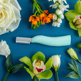 SPA SCIENCES SIMA Dermaplane Razor with USB charger and manual