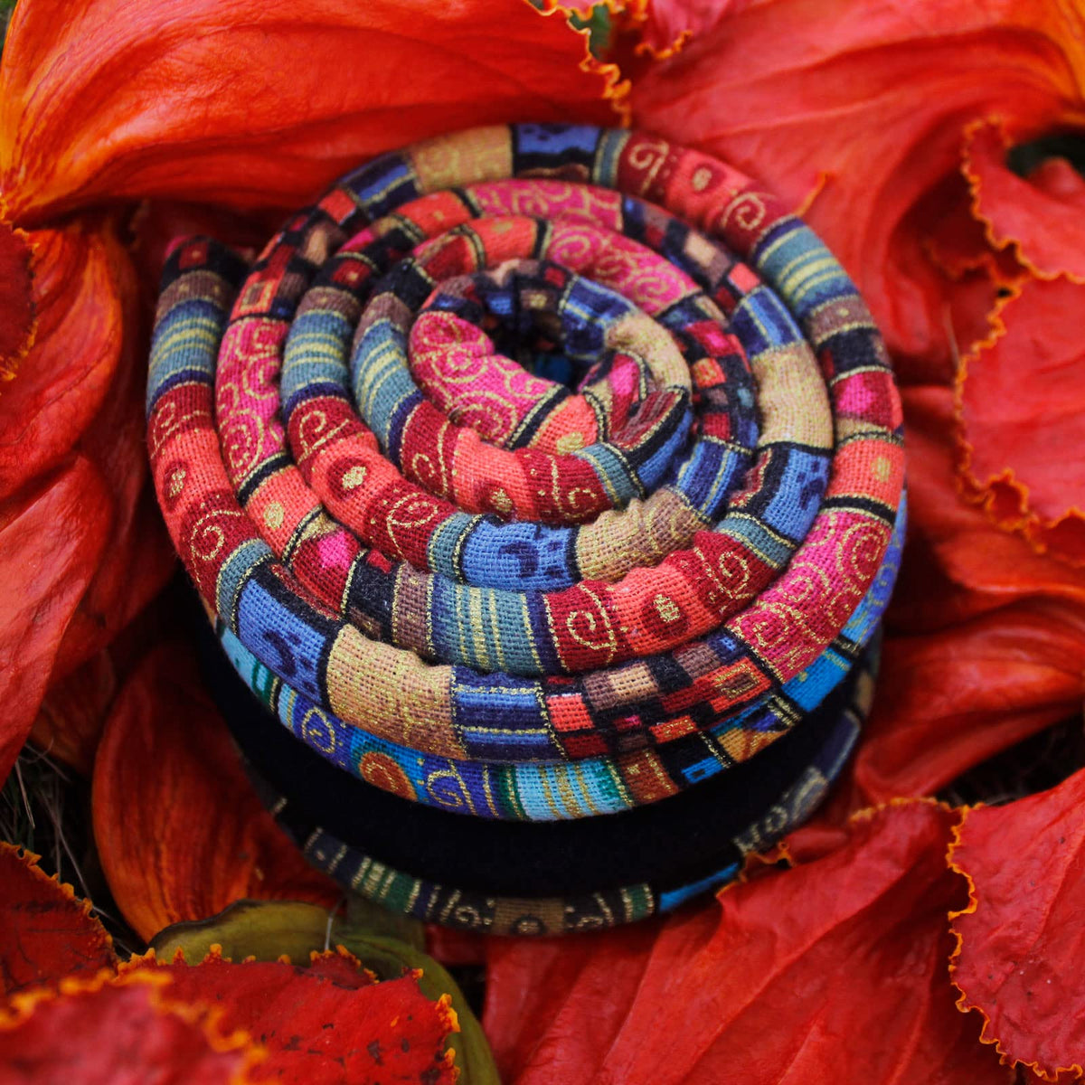 Spiral Lock Hair Tie packaging with dimensions