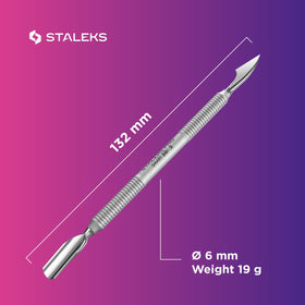 STALEKS PRO Cuticle Pusher Smart 50 Type 2 in use during manicure