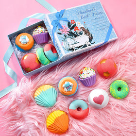 STNTUS INNOVATIONS bath bombs arranged in a gift box