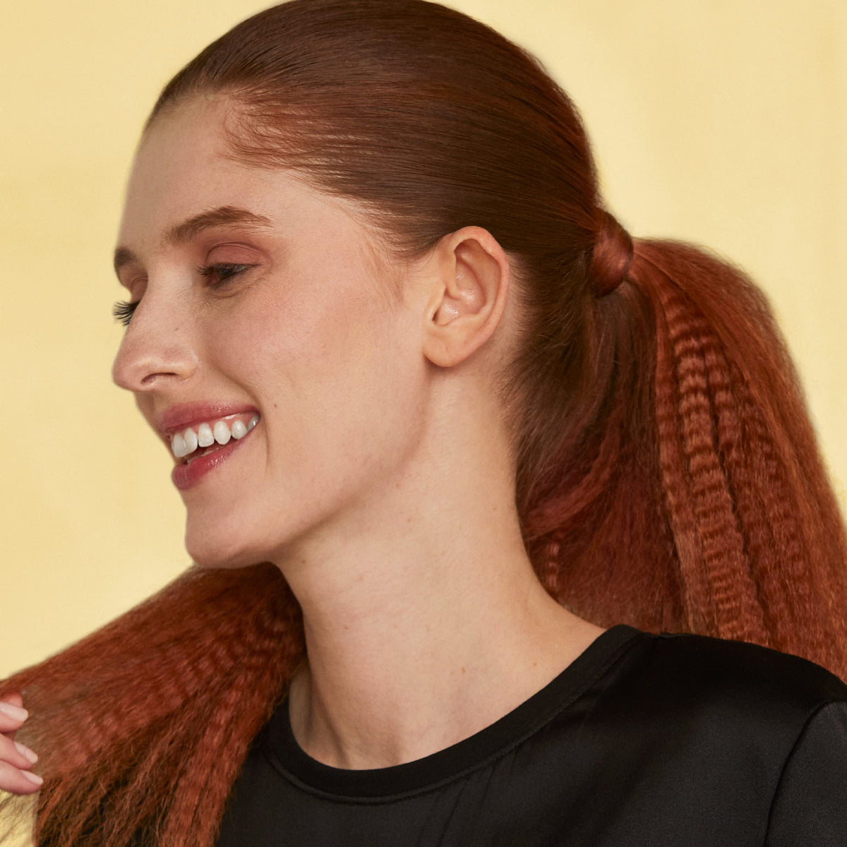 Styling demonstration with HOT TOOLS Crimping Iron