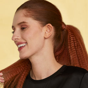 Styling demonstration with HOT TOOLS Crimping Iron
