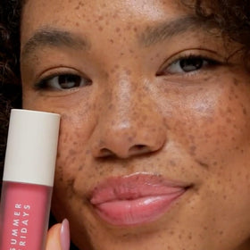 Summer Fridays Dream Lip Oil Pink Cloud applicator