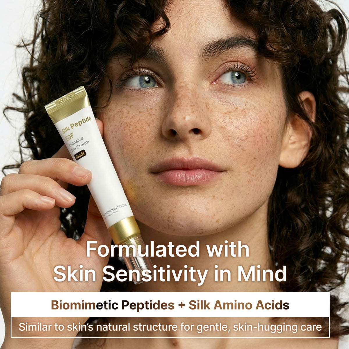 SUNGBOON EDITOR eye cream with a soft applicator