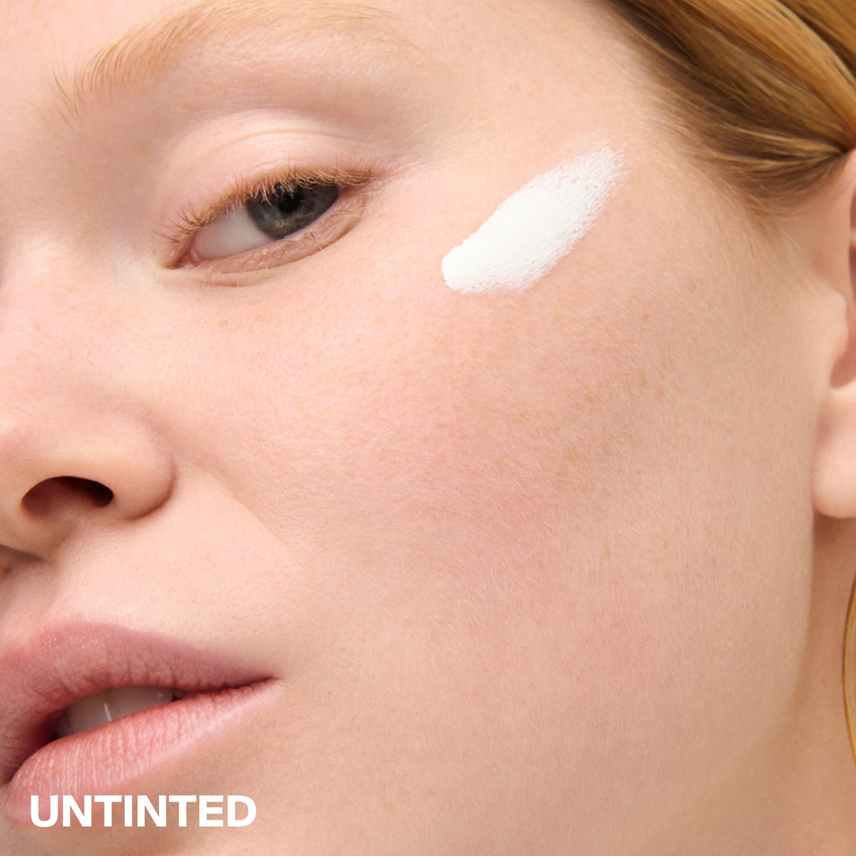 Supergoop! Mineral Mattescreen SPF 40 application on skin