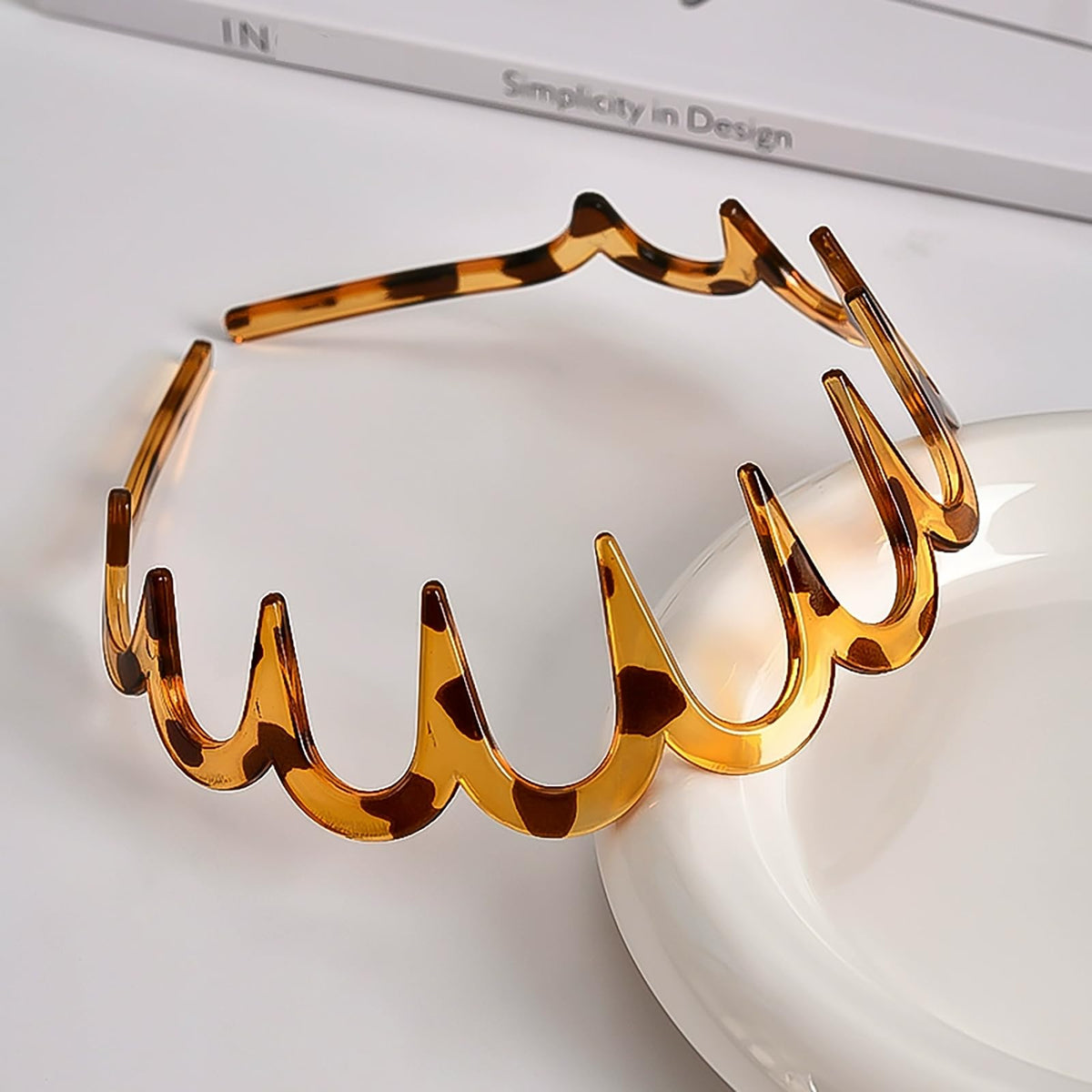 Supgoodom Zig Zag Headband in tortoiseshell pattern