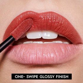 Swatch of URBAN DECAY Vice Lip Bond Lipstick Medium Brick Red