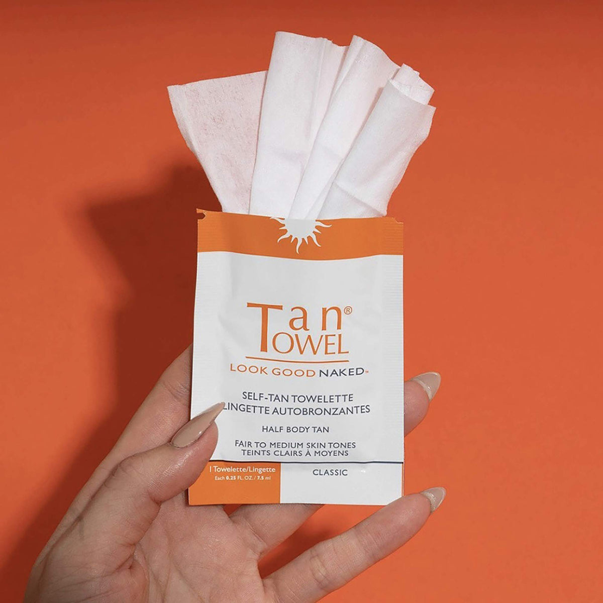Tan Towel Self Tan Towelette Classic towelette close-up
