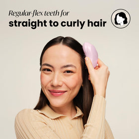 TANGLE TEEZER Mini Detangler Brush with flexible teeth close-up