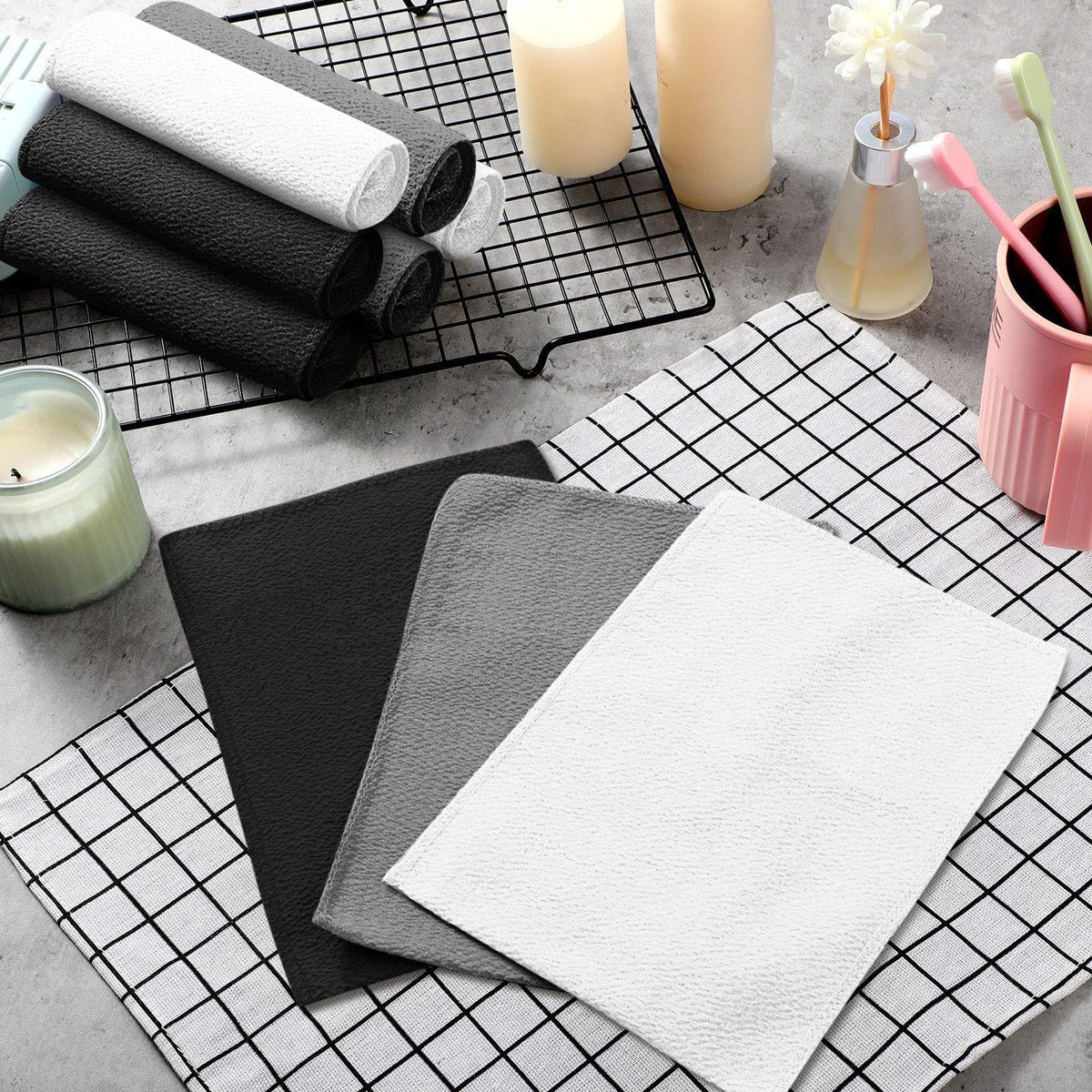 Tatuo exfoliating mitts with packaging details