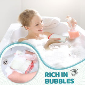 Tatuo exfoliating washcloth in use during a shower