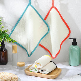 Tatuo exfoliating washcloths in a travel bag for convenience
