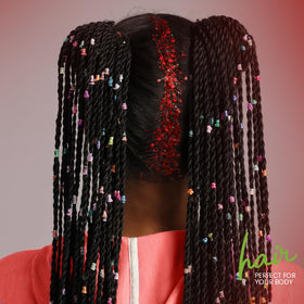 Teenitor red glitter gel applied on hair