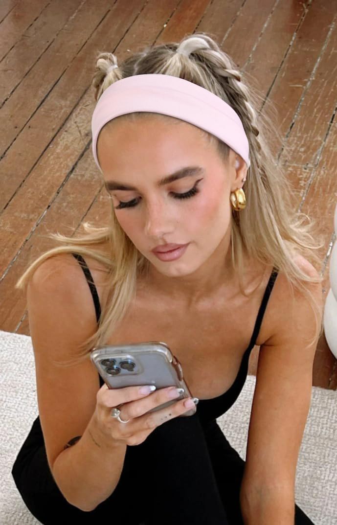 TERSE headband in hot pink with comfortable fit