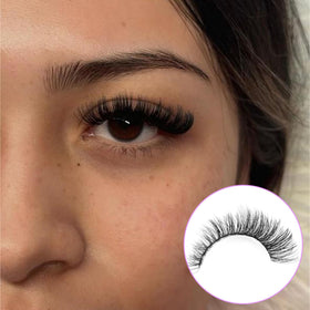 Texture detail of Winifred Fluffy Lash Clusters