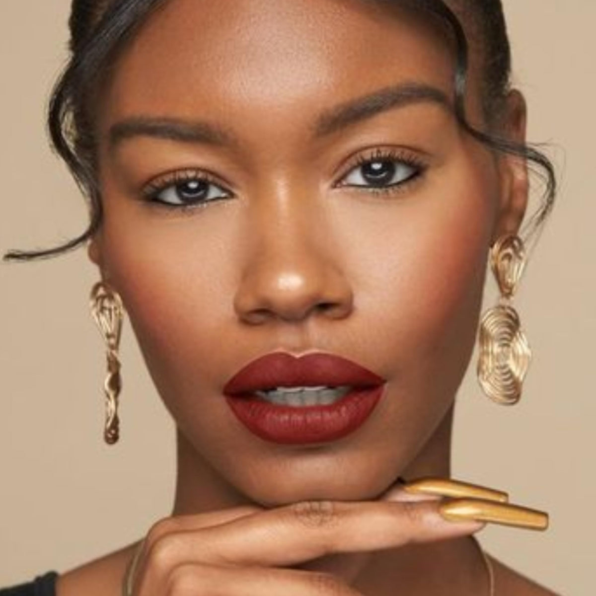 The Lip Bar Nonstop Liquid Matte Lipstick Brickhouse applicator close-up