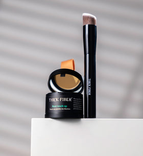Thick Fiber Root Touch Up Powder showing water resistance feature