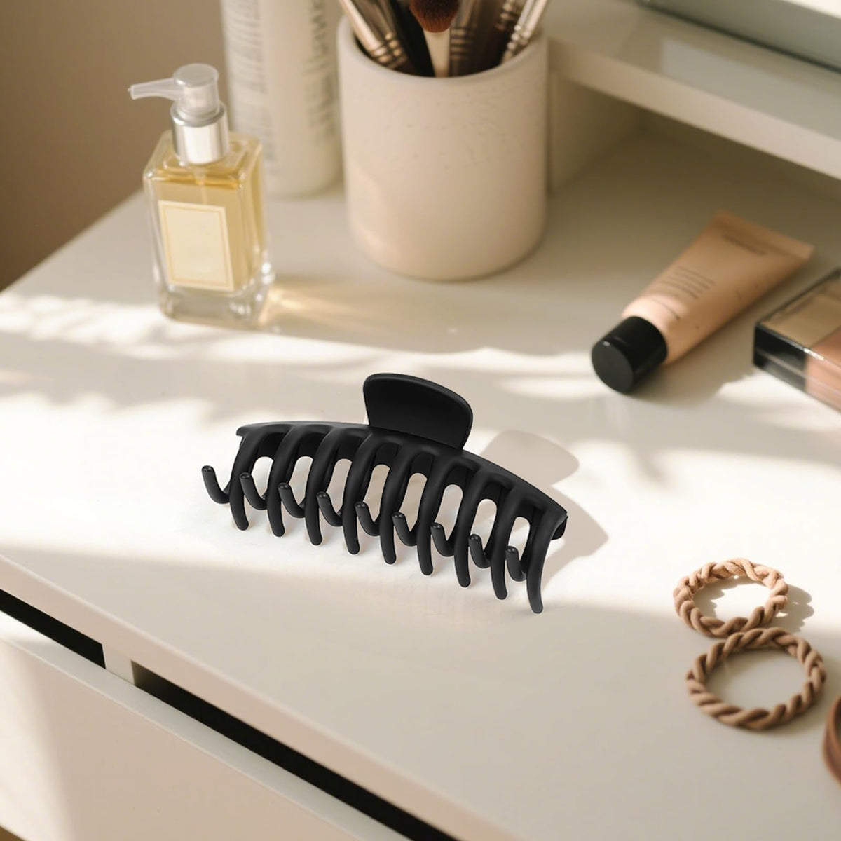 TOCESS hair clips showing strong spring and inner teeth