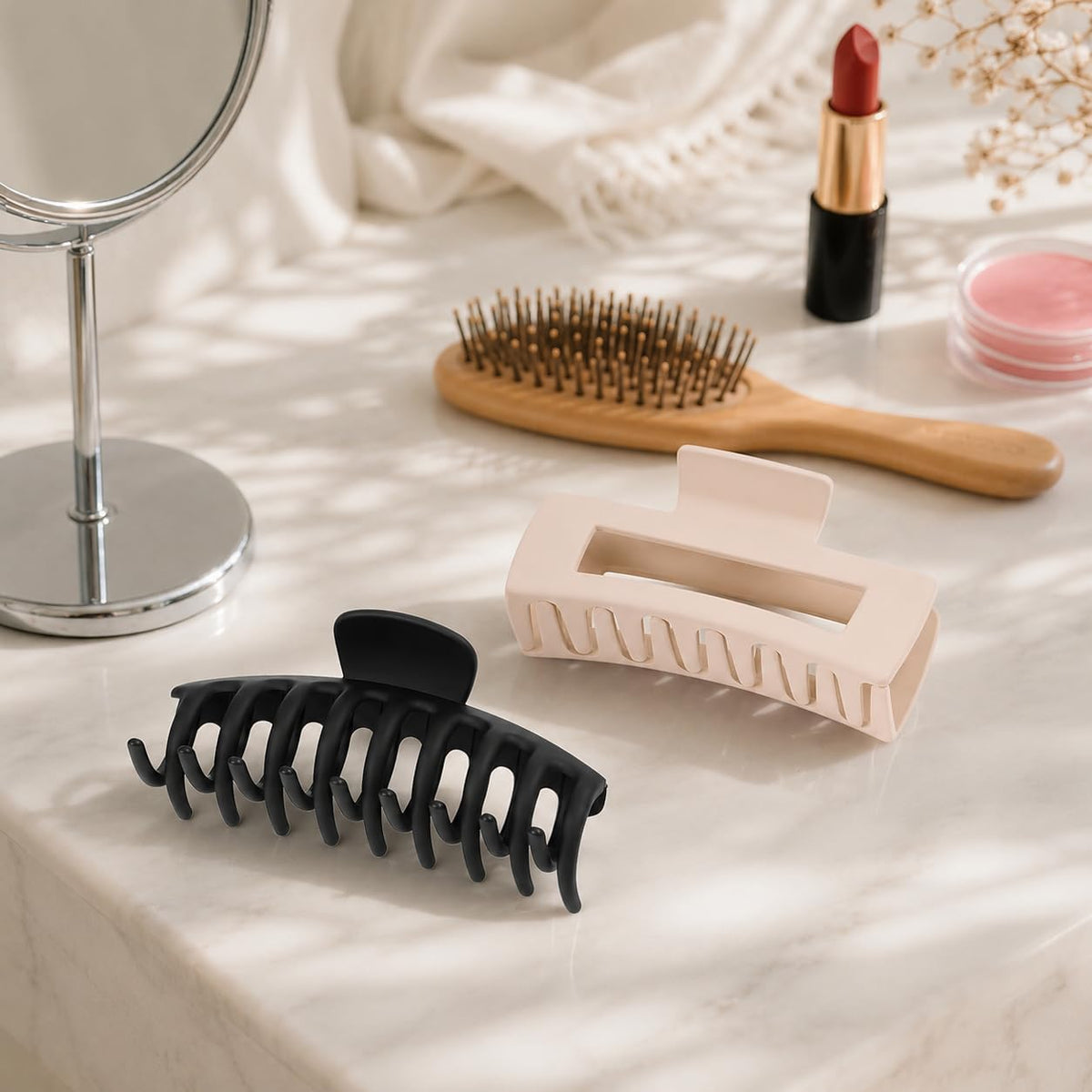 TOCESS Large Hair Claw Clips demonstrating all-day hold on hair