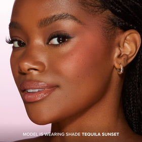 Too Faced Cloud Crush Blurring Blush close-up of powder