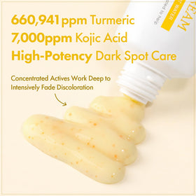 TOSOWOONG Kojic Acid Turmeric Cream application on skin