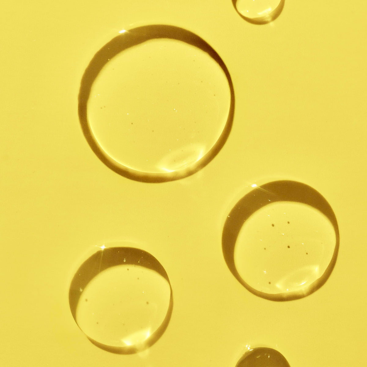 Tree Hut Moisturizing Shave Oil Tropic Glow texture close-up