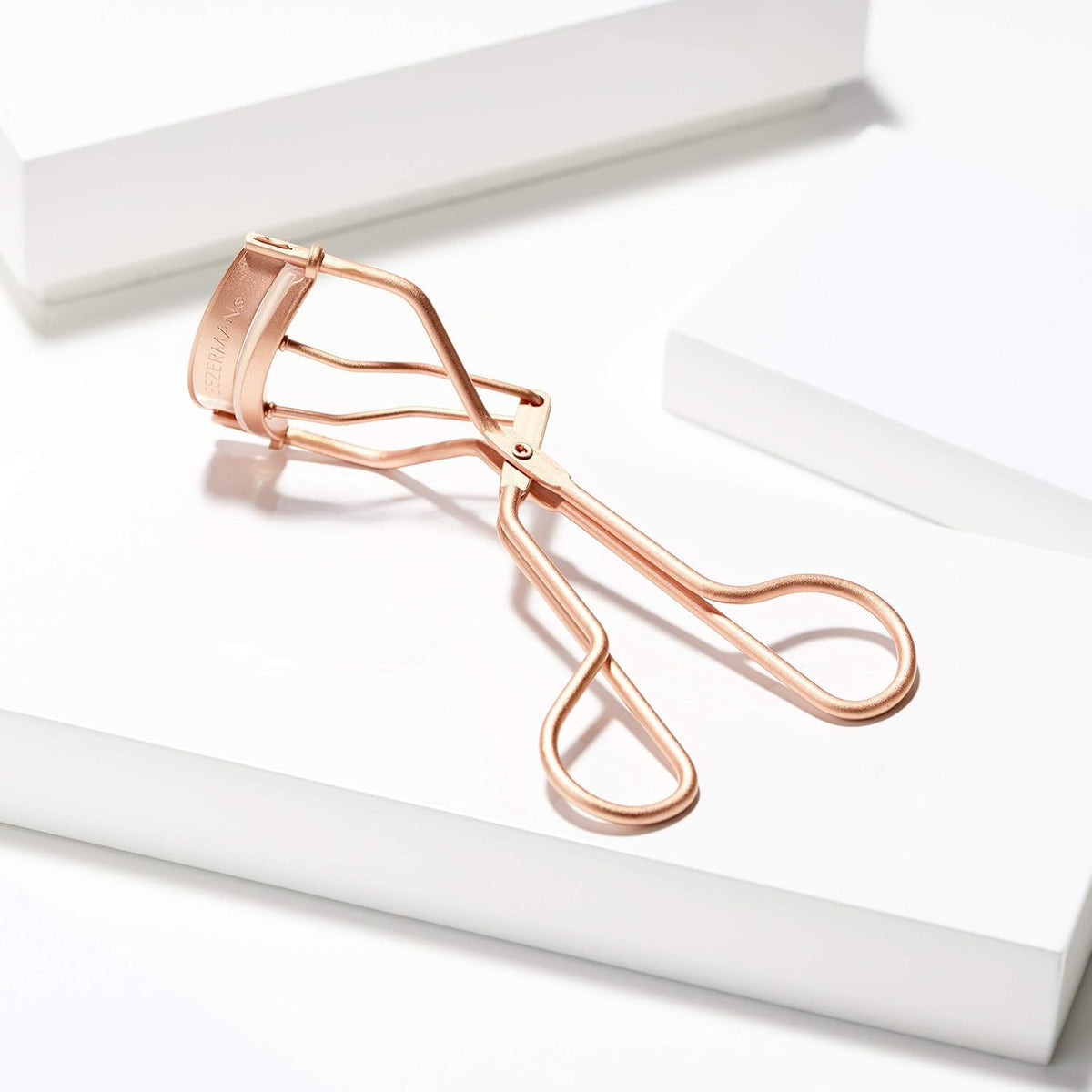 Tweezerman Eyelash Curler Rose Gold packaging