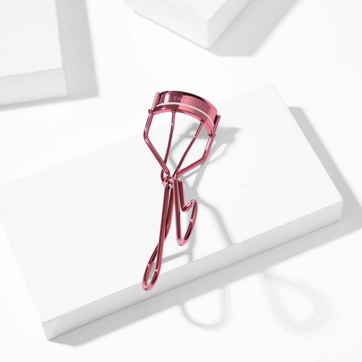 Tweezerman Eyelash Curler Tea Rose with replacement pads