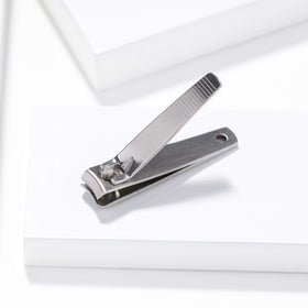 Tweezerman Fingernail Clipper showing sharp stainless steel cutting edges