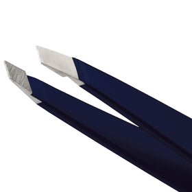 Tweezerman Slant Tweezer Evening Blue angled tip close-up