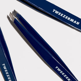 Tweezerman Slant Tweezer Evening Blue detailed view