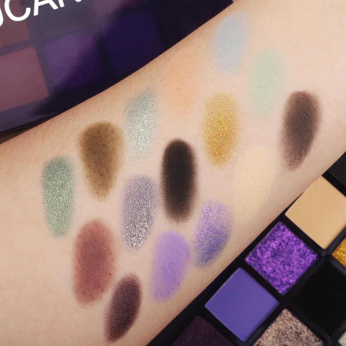 UCANBE 15 Color Eyeshadow Palette in a travel bag
