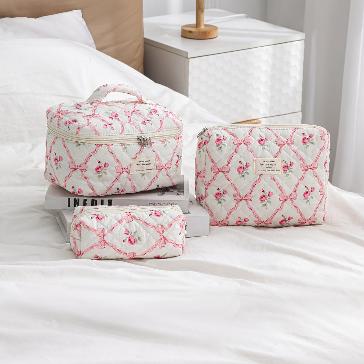 uekeboag Floral Cotton Makeup Bag with makeup products inside