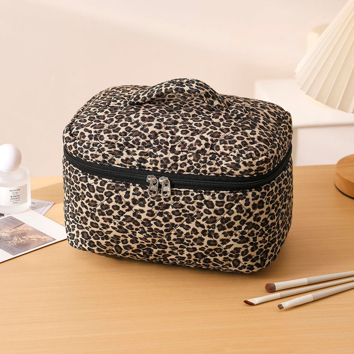 uekeboag Quilted Makeup Bag Set floral pattern detail close-up