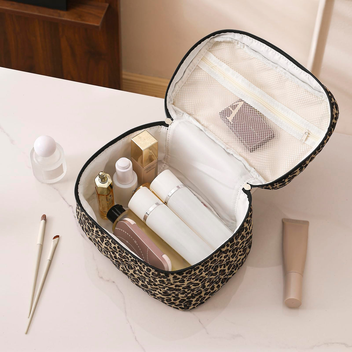 uekeboag Quilted Makeup Bag Set small floral bag top view